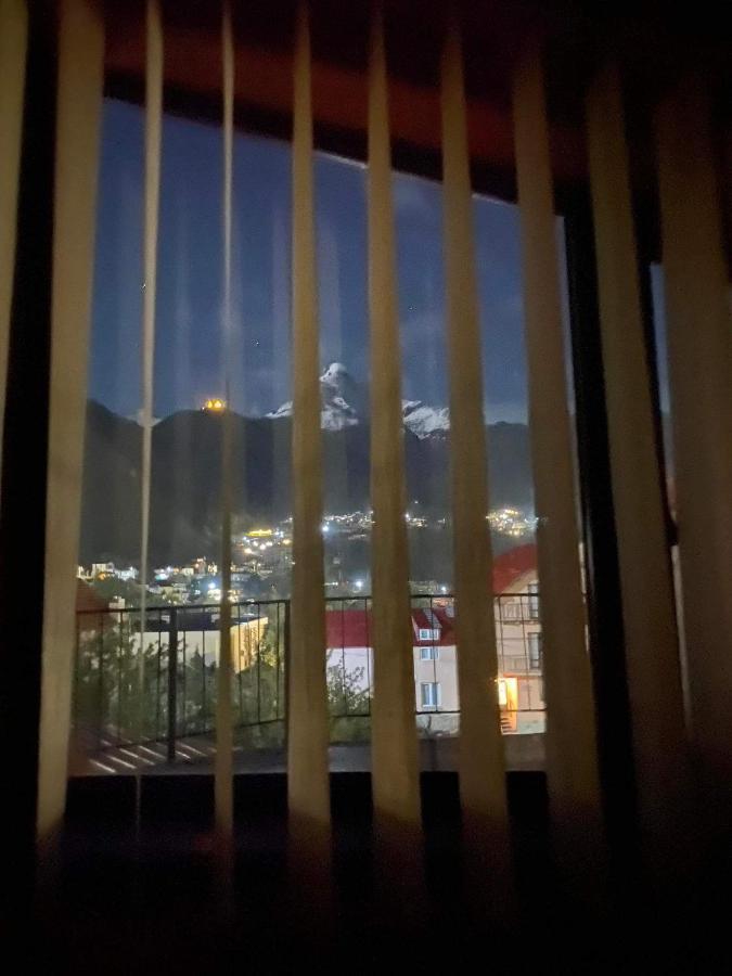 Four Season In Kazbegi Hotel Exterior photo