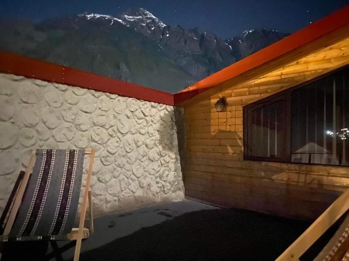 Four Season In Kazbegi Hotel Exterior photo