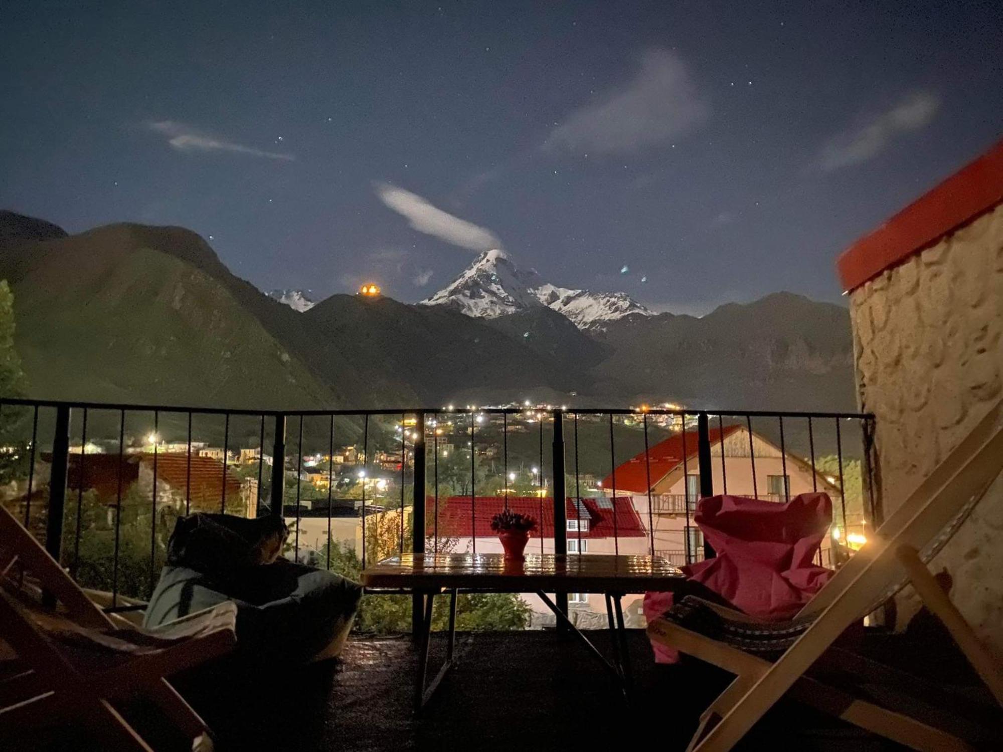 Four Season In Kazbegi Hotel Room photo